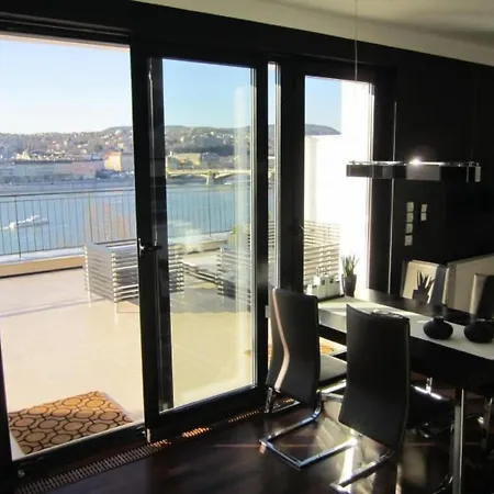 Penthouse Mit Donaublick By Interhome Apartmán Budapešť