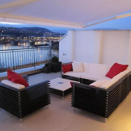 Penthouse Mit Donaublick By Interhome Daire