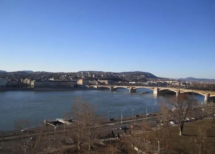 Penthouse Mit Donaublick By Interhome * Budapešť