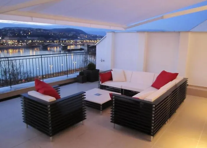 Penthouse Mit Donaublick By Interhome Apartmán