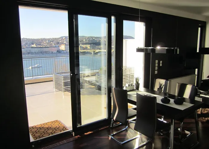 Penthouse Mit Donaublick By Interhome Apartmán